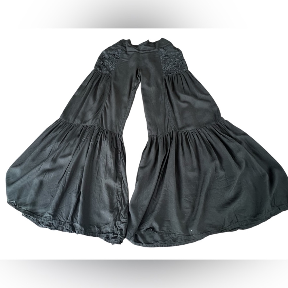 Bali Queen Gypsy Pants Women’s S/M Black Pull On Embroidered Eyelet Pockets Boho